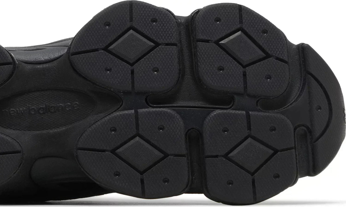 NEW BALANCE 9060 TRIPLE BLACK