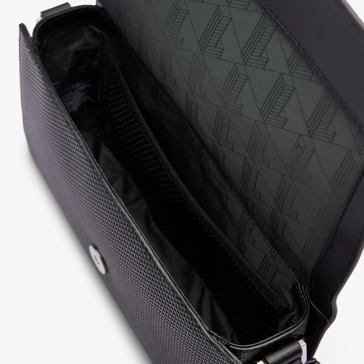 Chantaco Leather Flap Close Reporter Bag